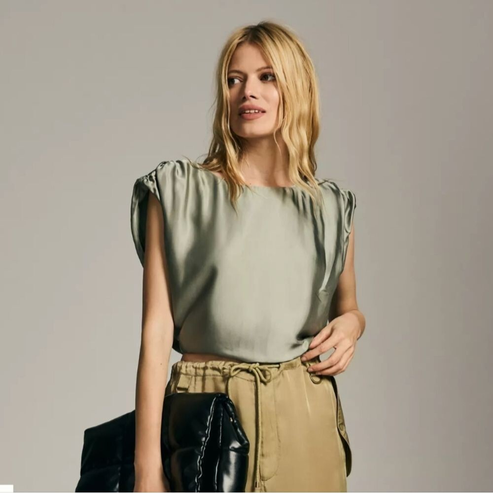 By Anthropologie Cap-Sleeve Silky Scoop Neck Blouse Womens XS Moss Color